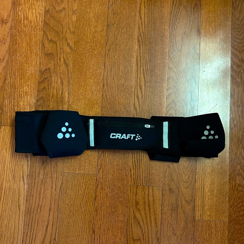 Craft Black Running Belt with water bottle holders. Size L/XL